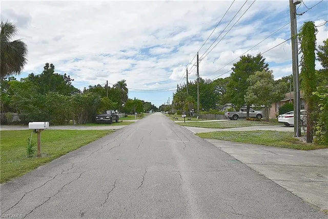 $1,500 | 3125 Barrett Avenue, Naples, FL 34112