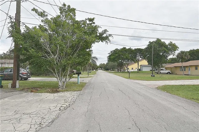 $1,500 | 3125 Barrett Avenue, Naples, FL 34112