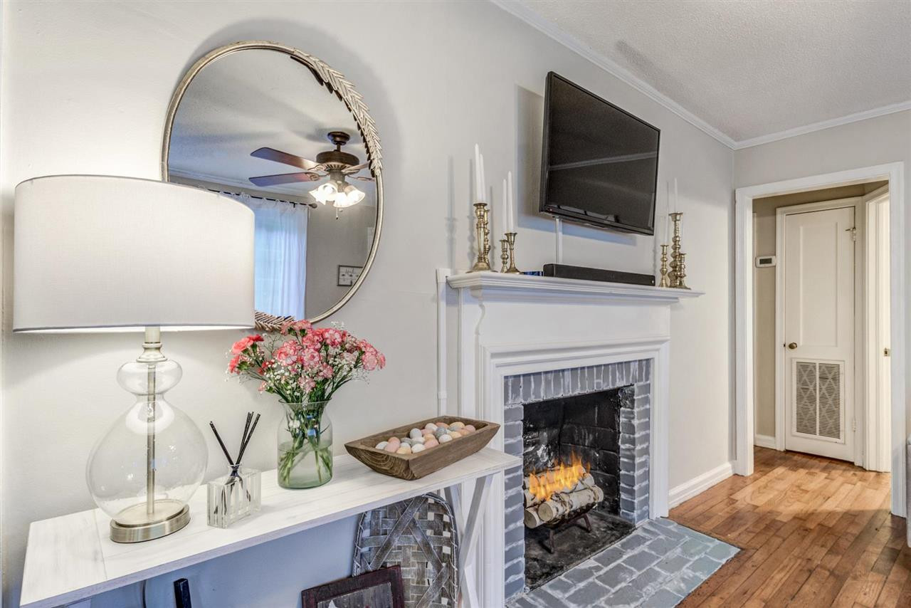 1611 Bickett Boulevard Raleigh, NC 27608 - Photo 5 of 30 Photo 5