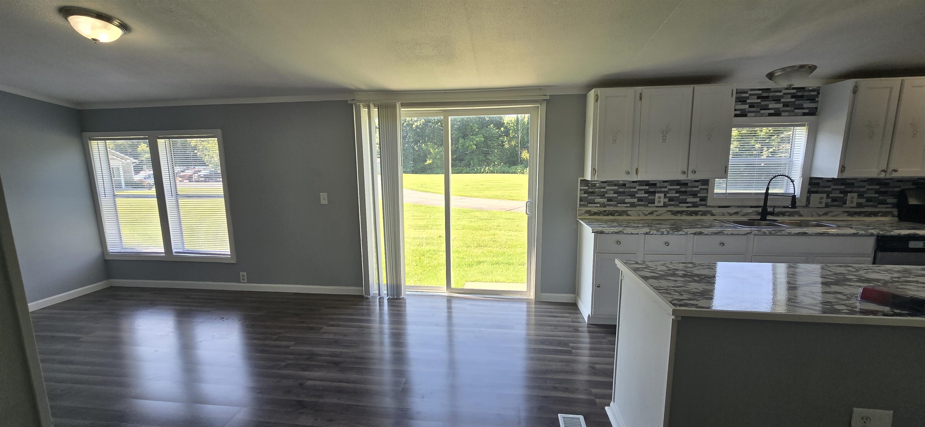 509 Spring Harbor Boulevard Springport, MI 49284 - Photo 4 of 19 1947905-2e30e4c6-df5b-45d1-a006-bdbe55154c8b.JPG