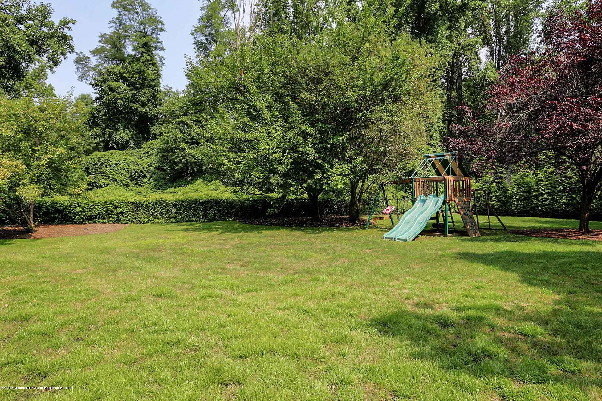8 Post Road Rumson, NJ 07760 - Photo 21 of 21 Yard