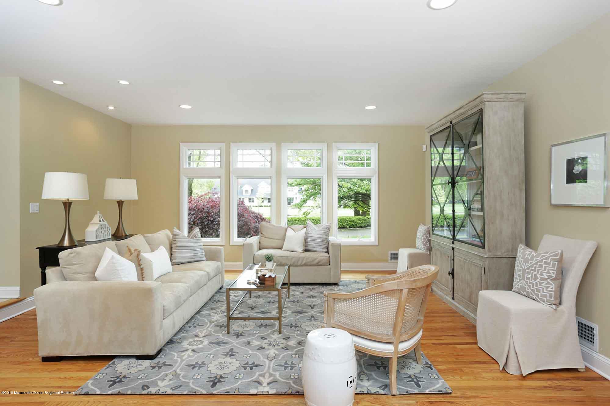 8 Post Road Rumson, NJ 07760 - Photo 4 of 21 Living
