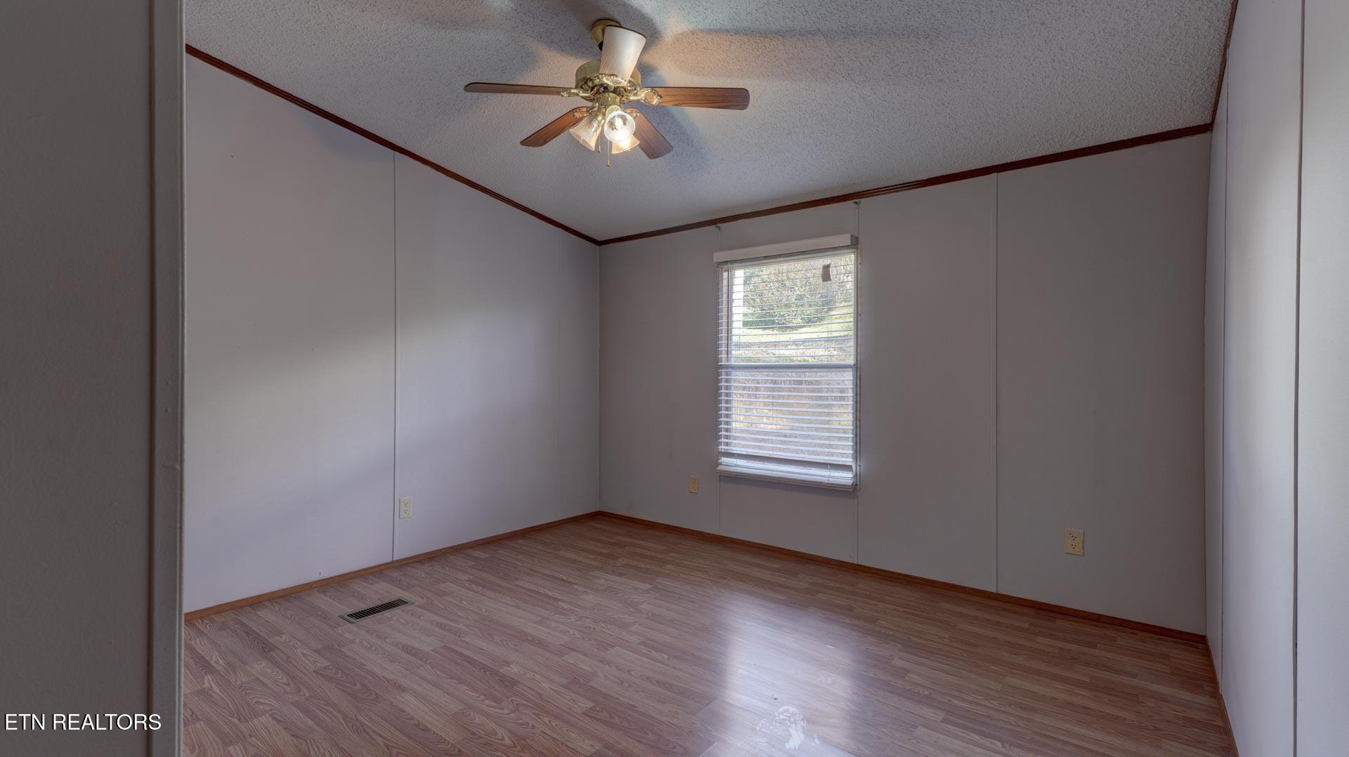 135 Blazer Street Newport, TN 37821 - Photo 16 of 23 217821-135 Blazer Street (13 of 23)