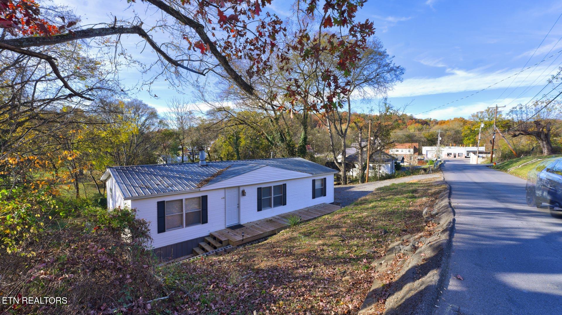 135 Blazer Street Newport, TN 37821 - Photo 2 of 23 217821-135 Blazer Street (23 of 23)