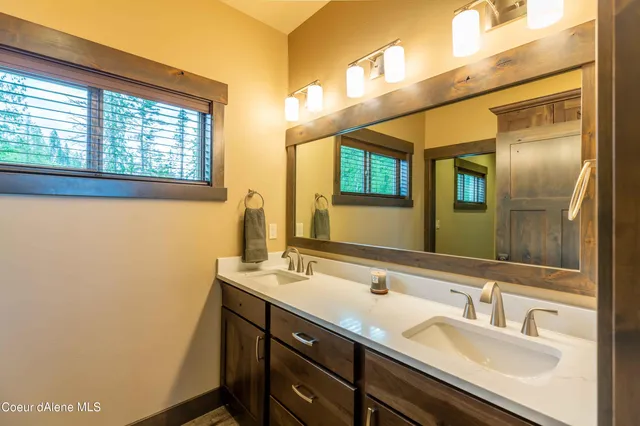 $1,650,000 | 56 Palouse Drive, Nordman, ID 83848