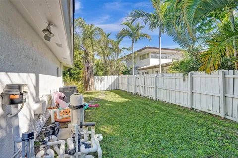 $1,550,000 | 2740 Northeast 29th Street, Fort Lauderdale, FL 33306