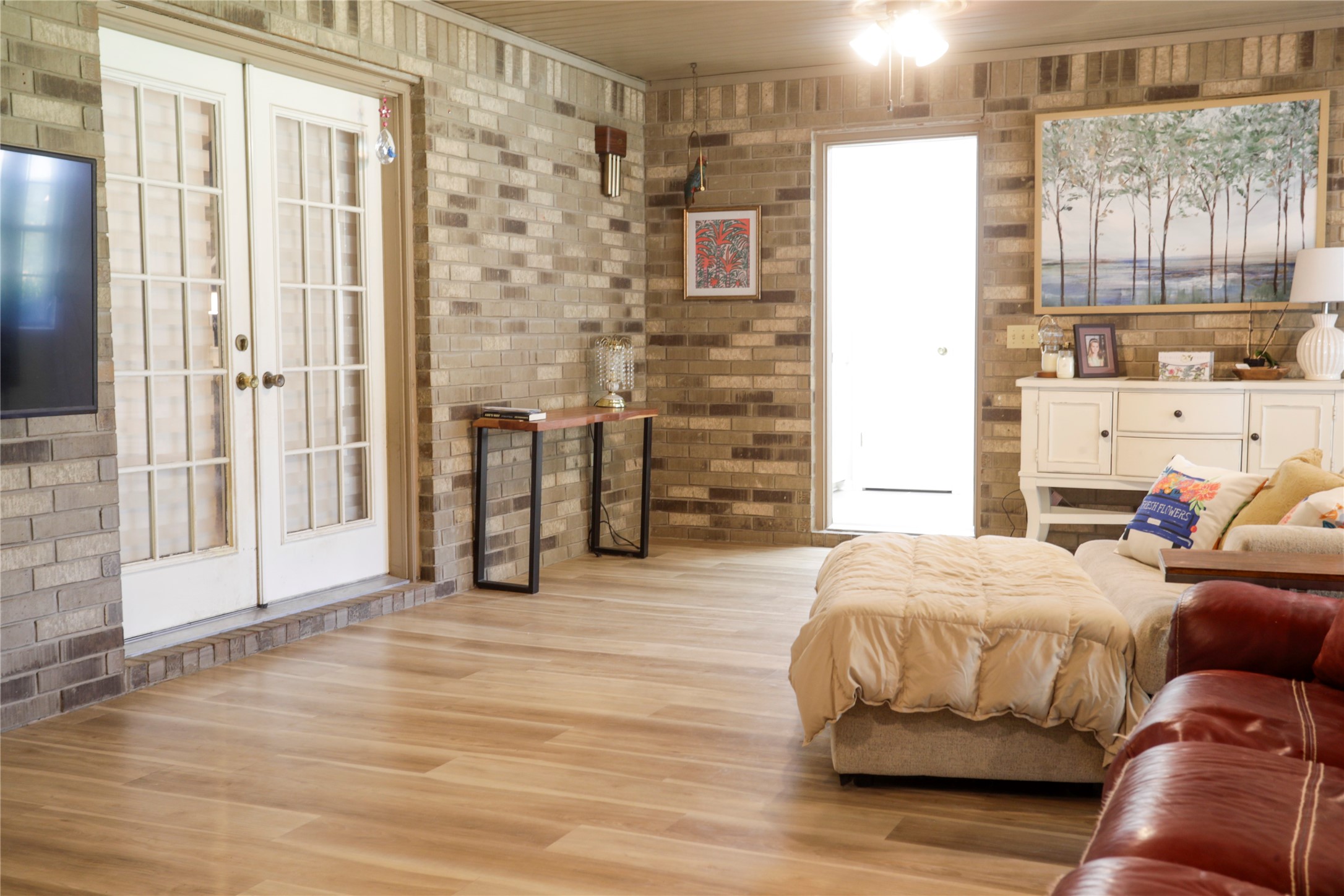 2012 Wilson Road El Campo, TX 77437 - Photo 34 of 50 a bedroom with a bed and large window