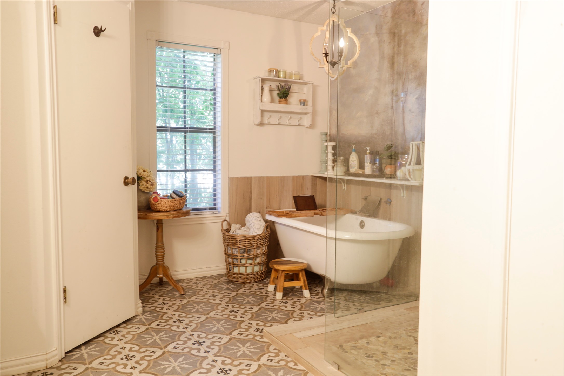 2012 Wilson Road El Campo, TX 77437 - Photo 37 of 50 a bathroom with a sink a toilet and bathtub