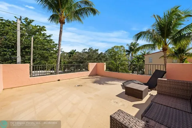 $949,000 | 1127 Northeast 18th Avenue, Unit 1127, Fort Lauderdale, FL 33304