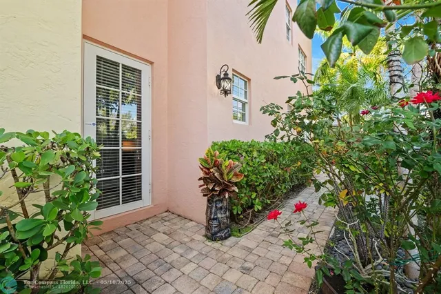 $949,000 | 1127 Northeast 18th Avenue, Unit 1127, Fort Lauderdale, FL 33304