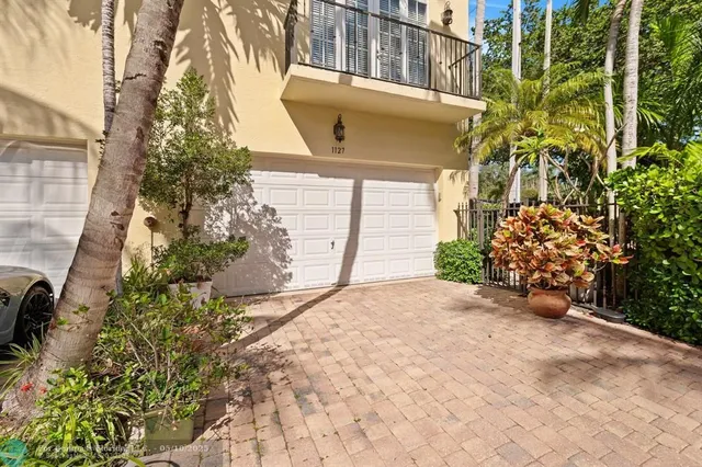 $949,000 | 1127 Northeast 18th Avenue, Unit 1127, Fort Lauderdale, FL 33304