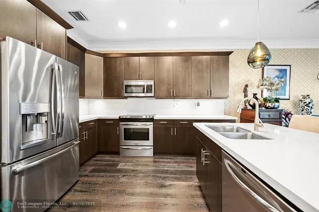 $949,000 | 1127 Northeast 18th Avenue, Unit 1127, Fort Lauderdale, FL 33304