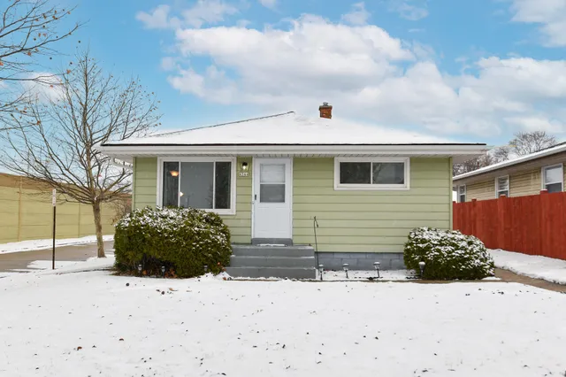 $250,000 | 4544 South 49th Street, Greenfield, WI 53220