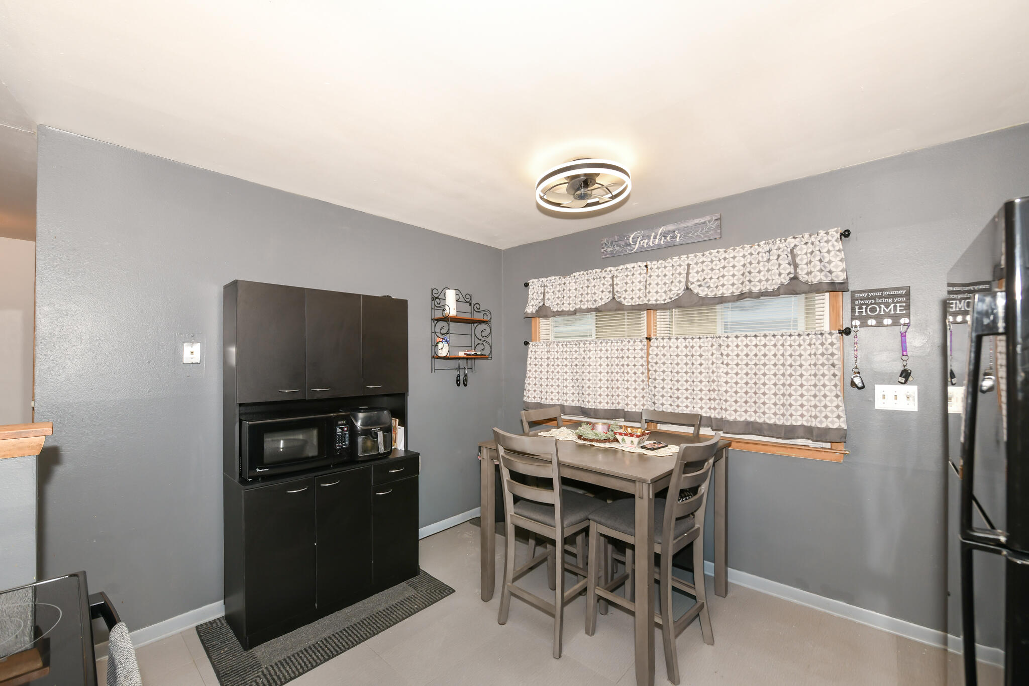 4544 South 49th Street Greenfield, WI 53220 - Photo 6 of 25 Kitchen