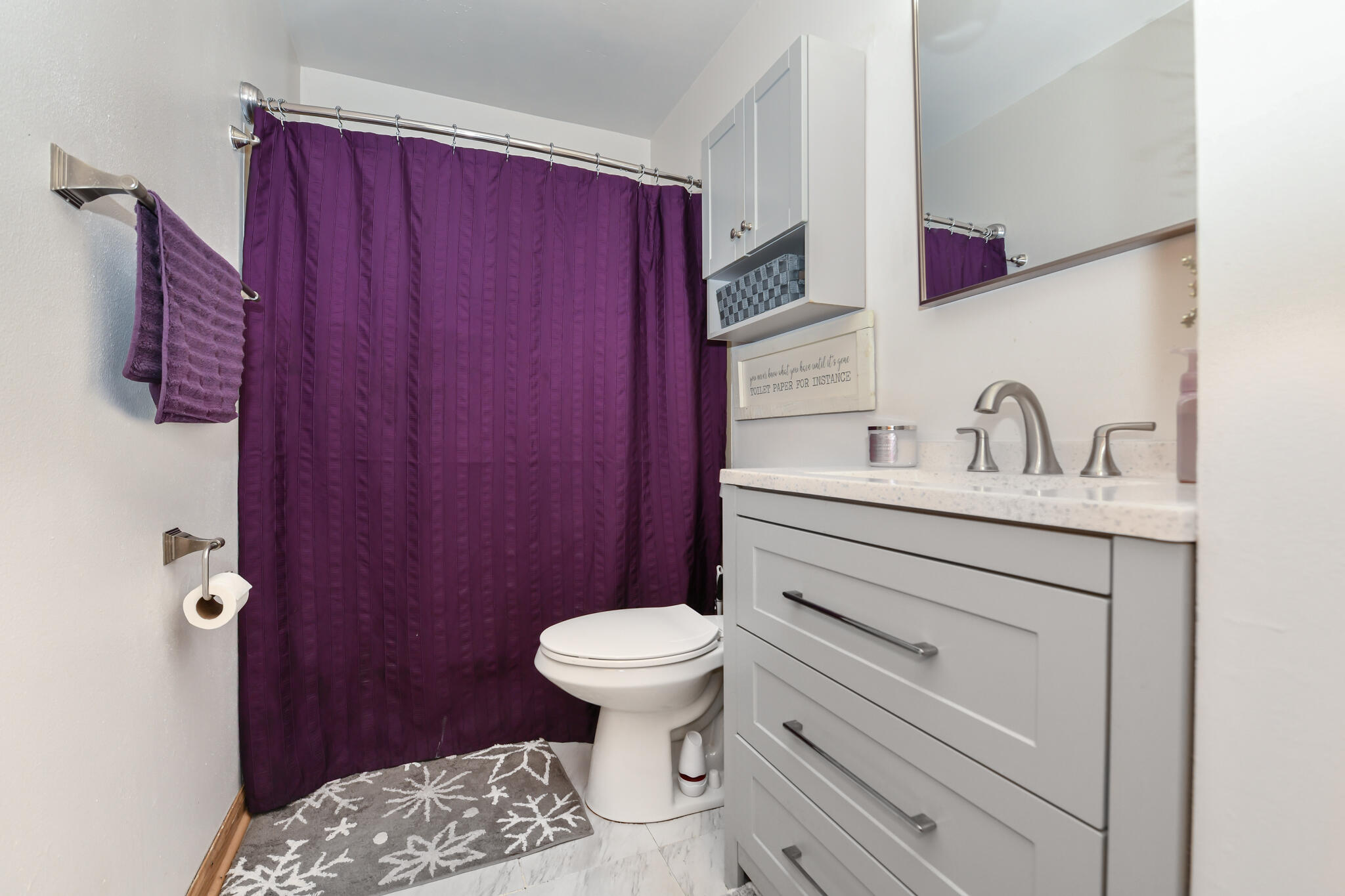 4544 South 49th Street Greenfield, WI 53220 - Photo 9 of 25 Bathroom