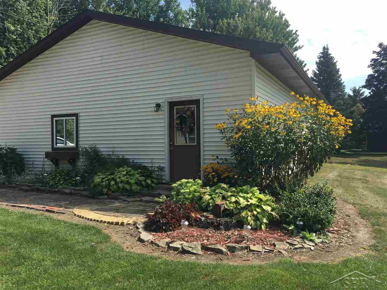 1775 Meridian Street Reese, MI 48757 - Photo 24 of 26 31328668-23.JPG