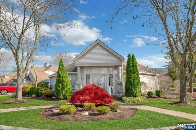 $420,000 | 8 Caleb Court, Unit 904, Hamburg, NJ 07419