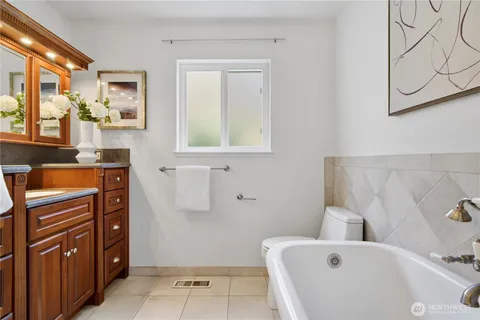 $1,069,000 | 14335 109th Avenue Northeast, Kirkland, WA 98034