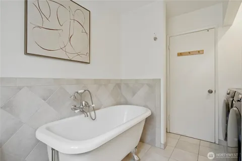 $1,069,000 | 14335 109th Avenue Northeast, Kirkland, WA 98034