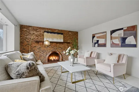 $1,069,000 | 14335 109th Avenue Northeast, Kirkland, WA 98034