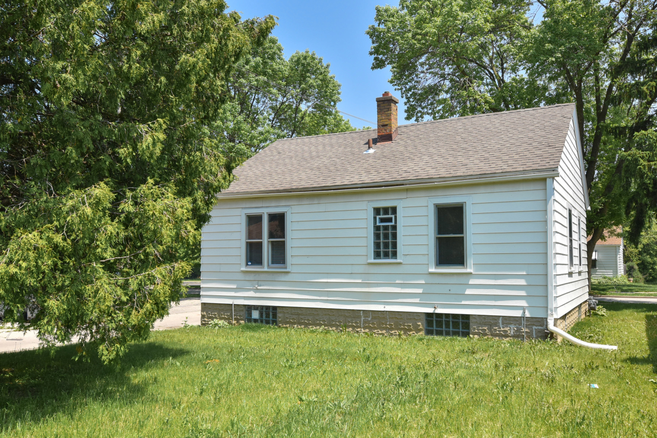 4757 North 21st Street Milwaukee, WI 53209 - Photo 3 of 16 Photo 3