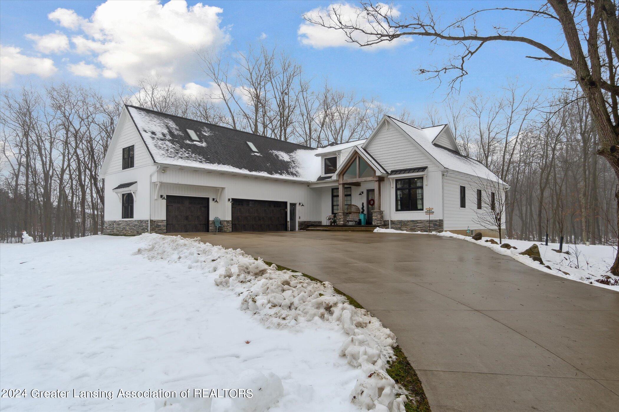 02-4401-Lansing-Rd-Perry-MI-48872-Window