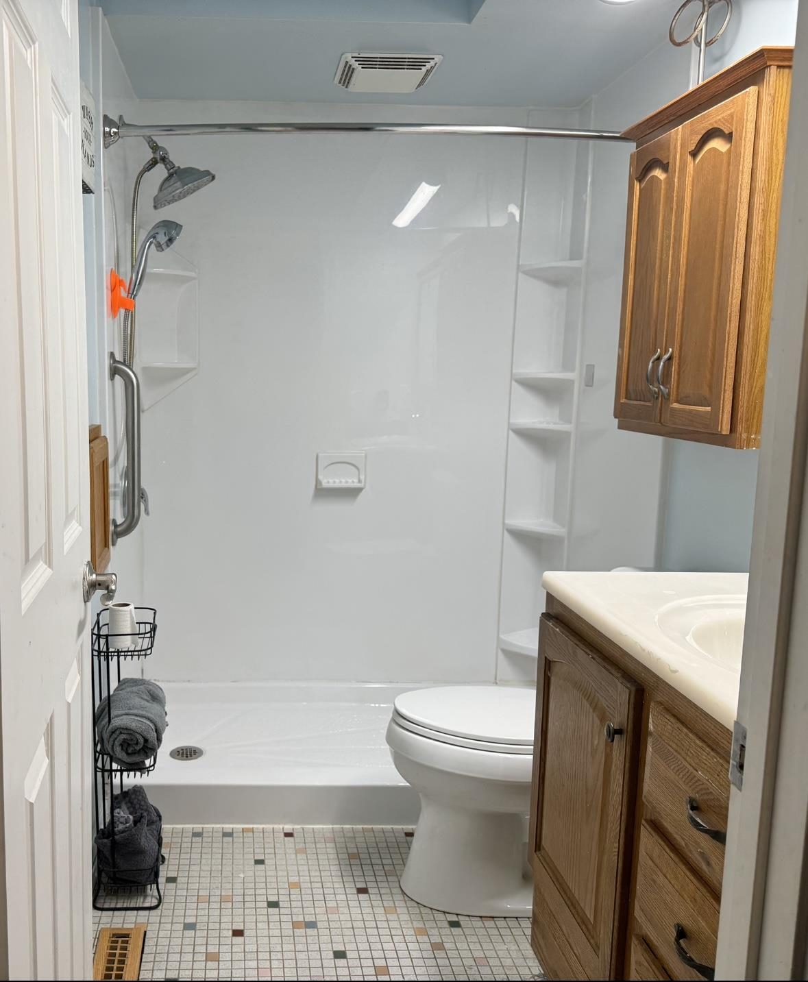 4485 Old Carriage Road Flint, MI 48507 - Photo 16 of 25 Full bath