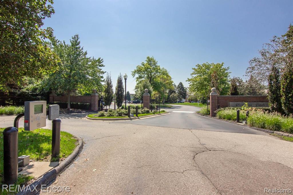 1649 Emerson Circle Rochester Hills, MI 48307 - Photo 20 of 29