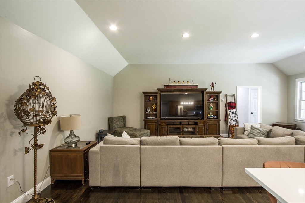 47 East Baylies Road Charlton, MA 01507 - Photo 15 of 42
