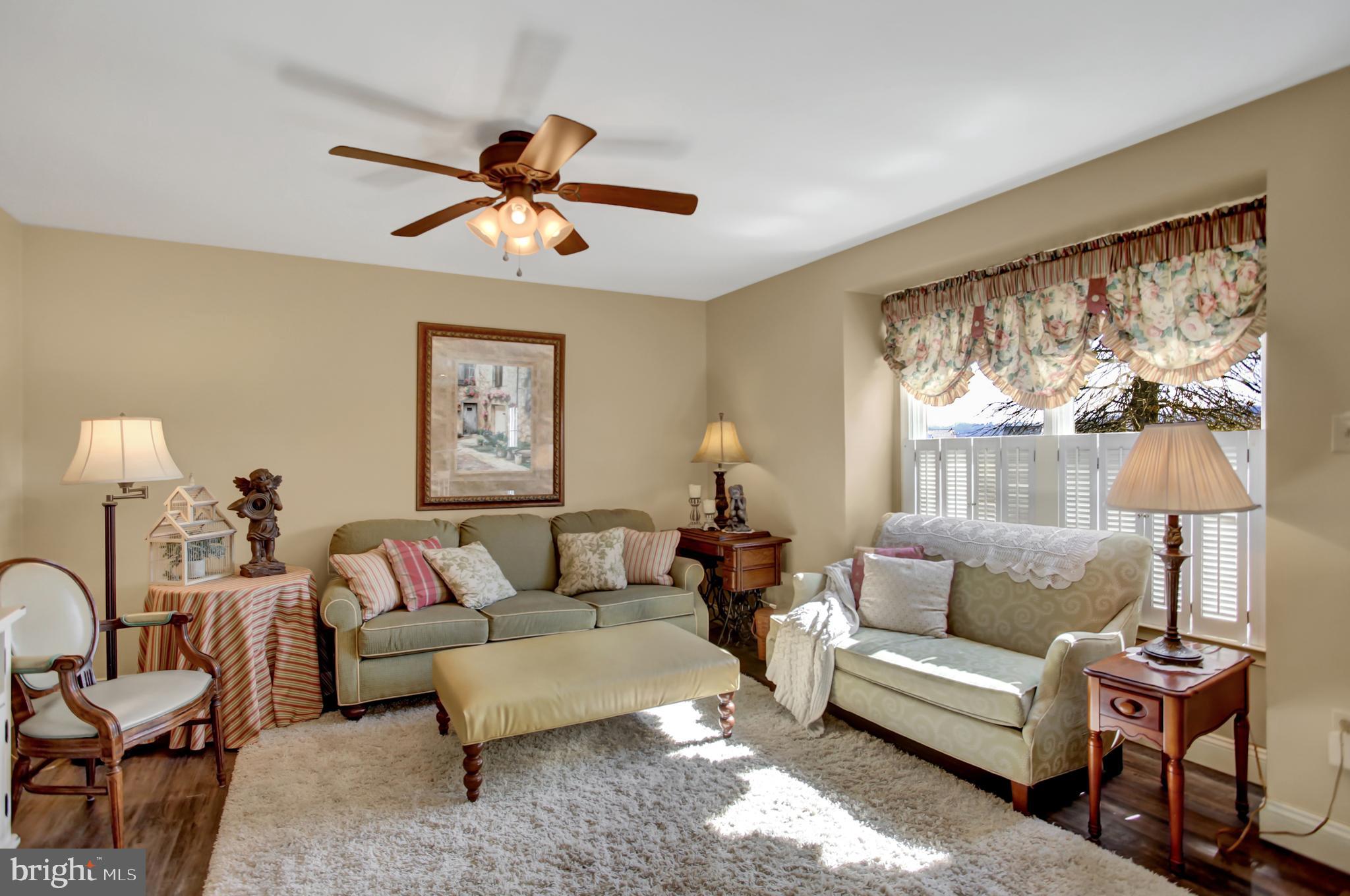422 Old Farm Road Palmyra, PA 17078 - Photo 4 of 43 Gallery Image 4