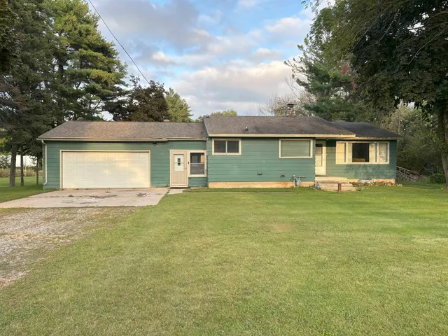 $179,900 | N1058 Highway 41, Menominee, MI 49858