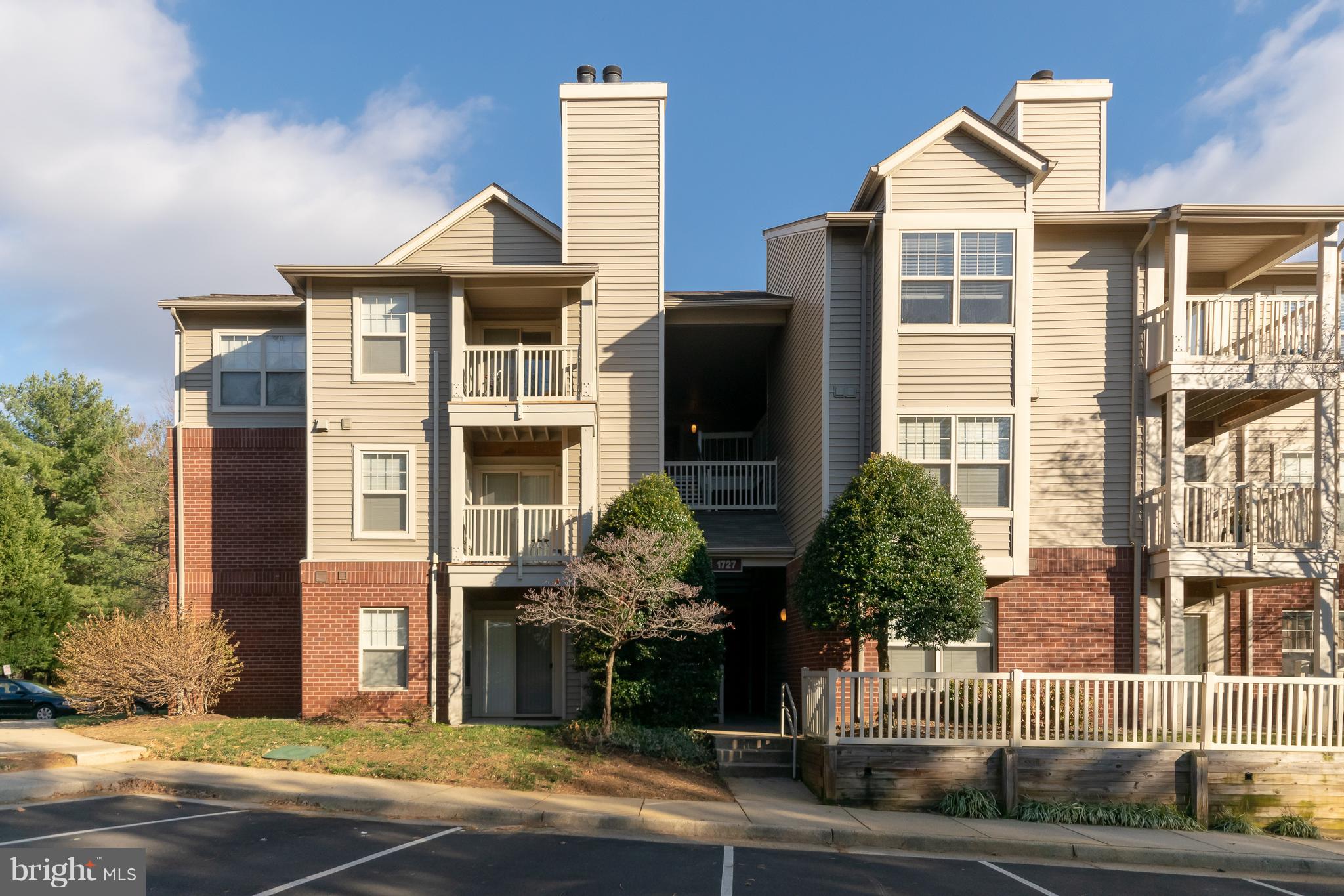 1727 Ascot Way, Unit J Reston, VA 20190 - Photo 1 of 28 Gallery Image 1