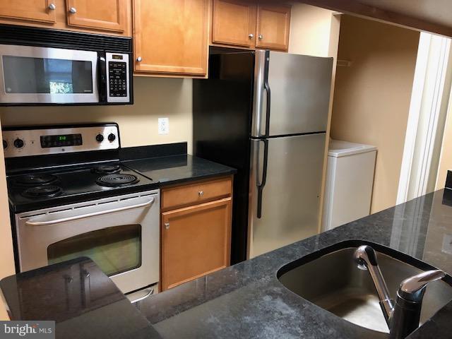 1727 Ascot Way, Unit J Reston, VA 20190 - Photo 16 of 28 Gallery Image 16