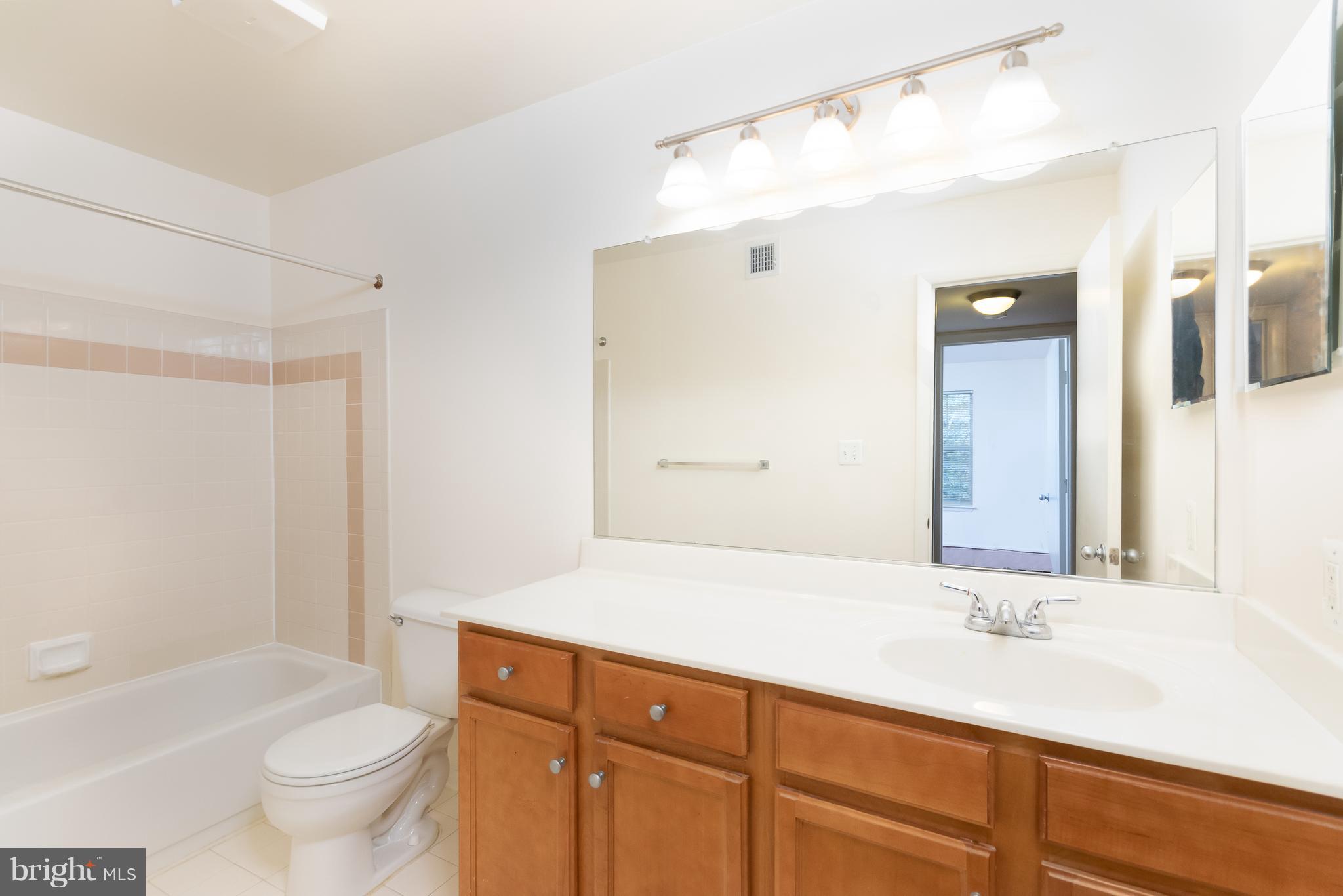 1727 Ascot Way, Unit J Reston, VA 20190 - Photo 19 of 28 Gallery Image 19
