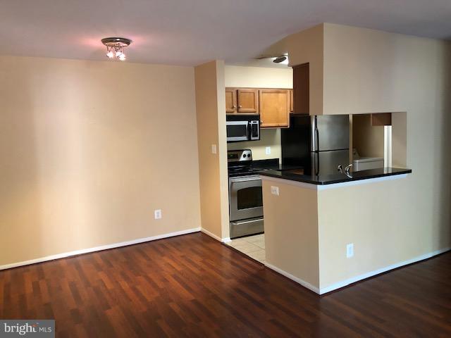 1727 Ascot Way, Unit J Reston, VA 20190 - Photo 5 of 28 Gallery Image 5