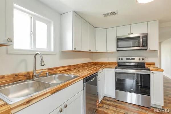 $139,900 | 518 B Street, Bethalto, IL 62010