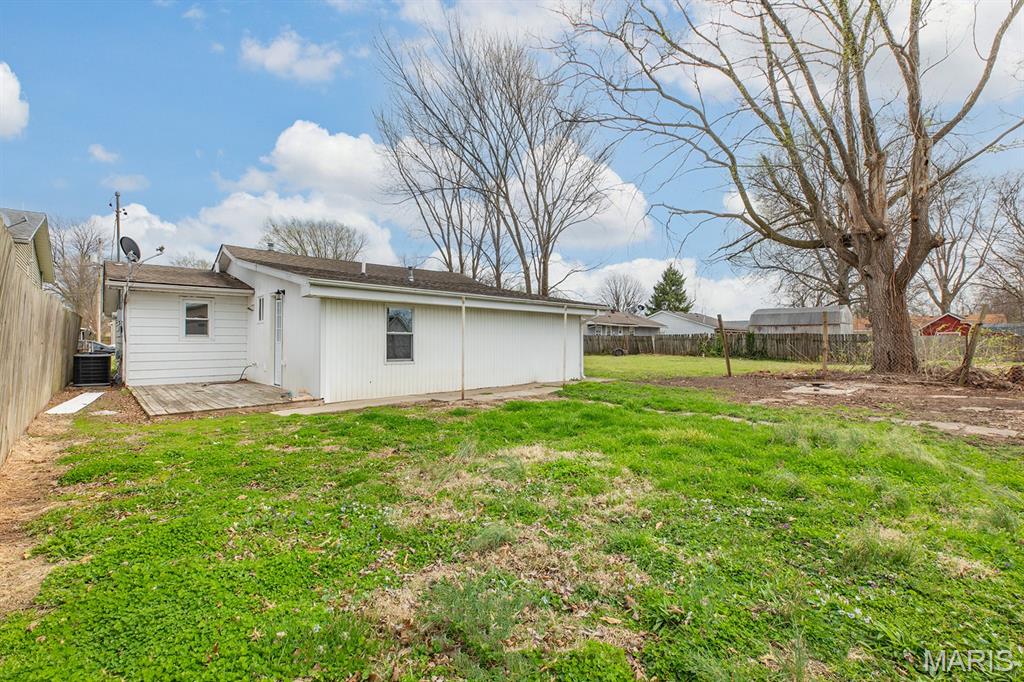 518 B Street Bethalto, IL 62010 - Photo 9 of 38