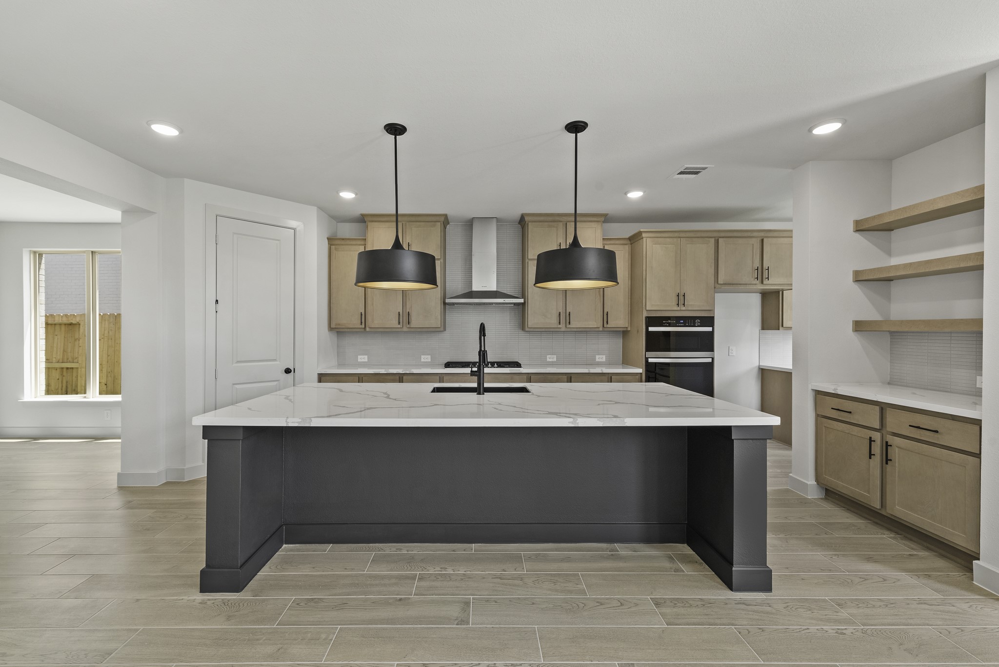 4914 Benton Wds Trail Rosenberg, TX 77471 - Photo 5 of 28 Representative image; features, selections and colors may vary.
