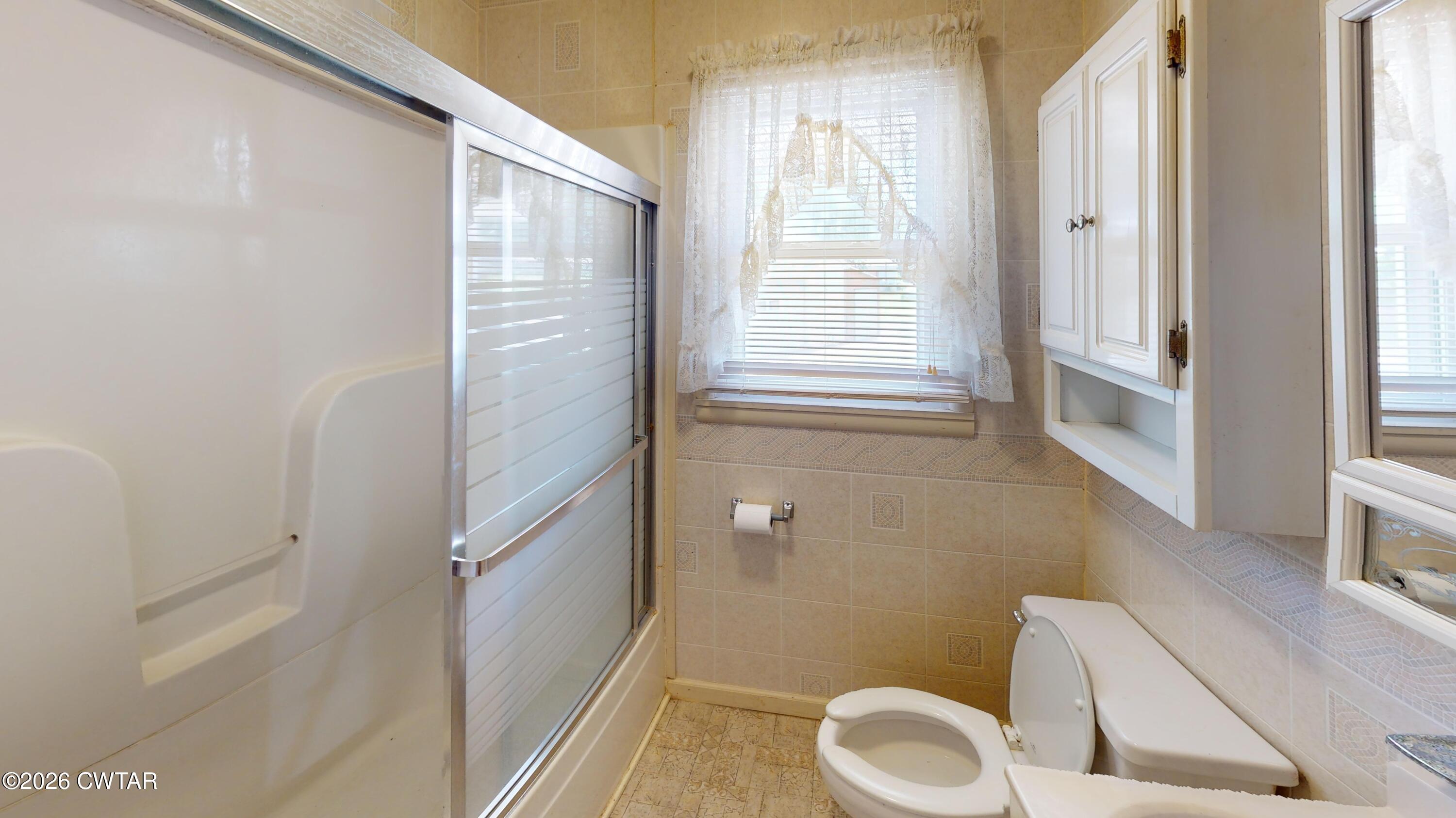 2887 Highway 103 Ridgely, TN 38080 - Photo 10 of 21 2887-SR-103-Bathroom
