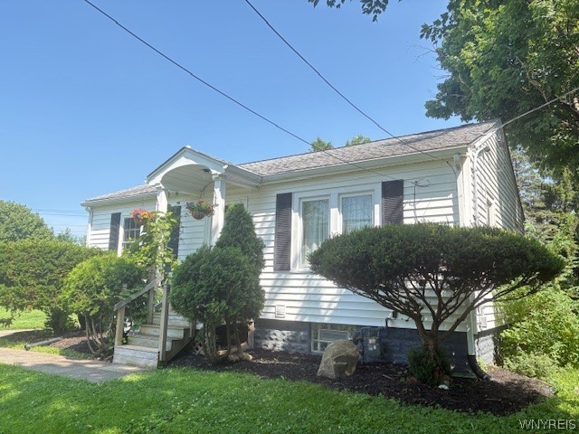 5201 Scranton Road Hamburg, NY 14075 - Photo 2 of 35
