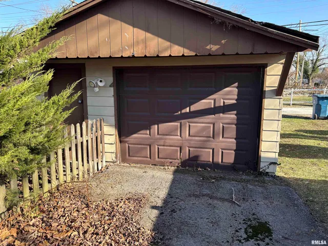 $79,500 | 433 Linden Avenue, Centralia, IL 62801