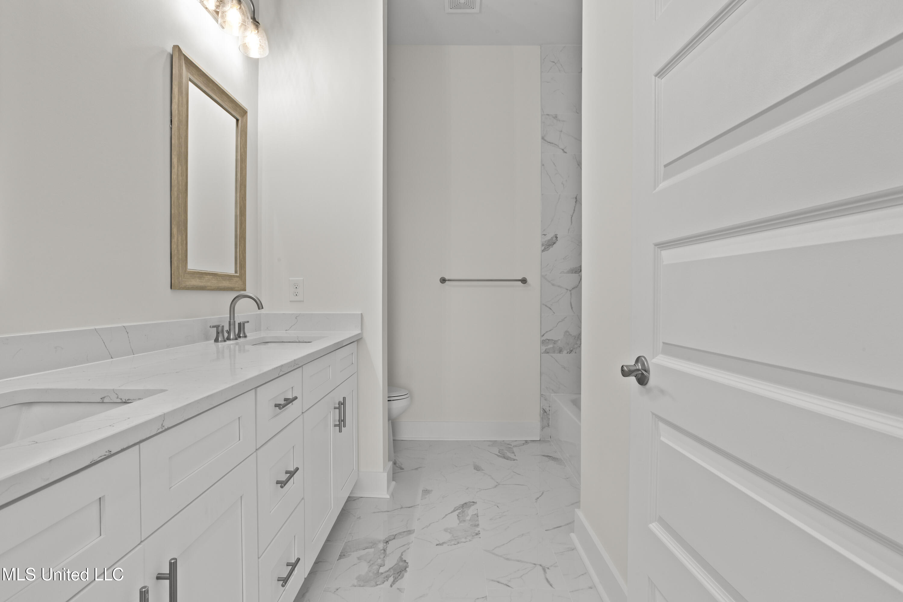 124 Court Street, Unit 207 Bay St. Louis, MS 39520 - Photo 13 of 61 015