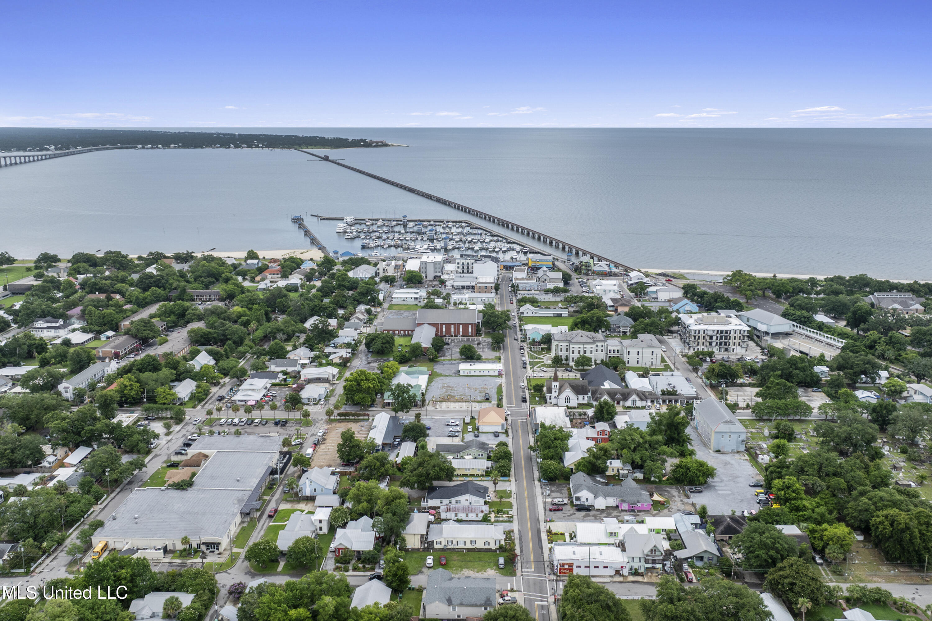 124 Court Street, Unit 207 Bay St. Louis, MS 39520 - Photo 39 of 61 091