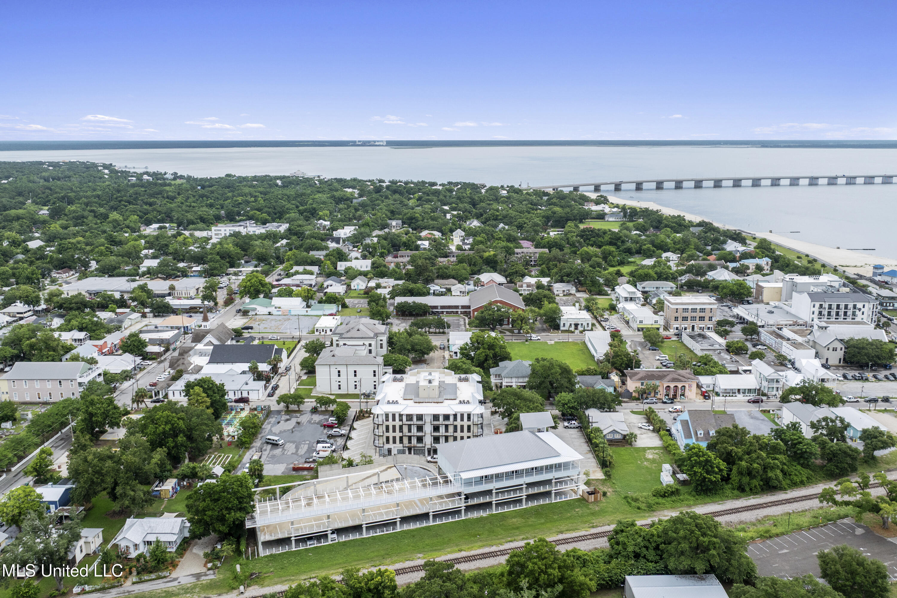 124 Court Street, Unit 207 Bay St. Louis, MS 39520 - Photo 46 of 61 084