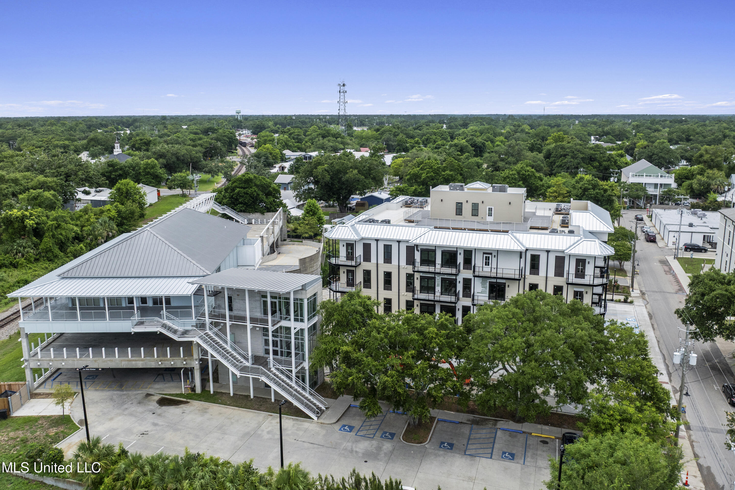 124 Court Street, Unit 207 Bay St. Louis, MS 39520 - Photo 51 of 61 079