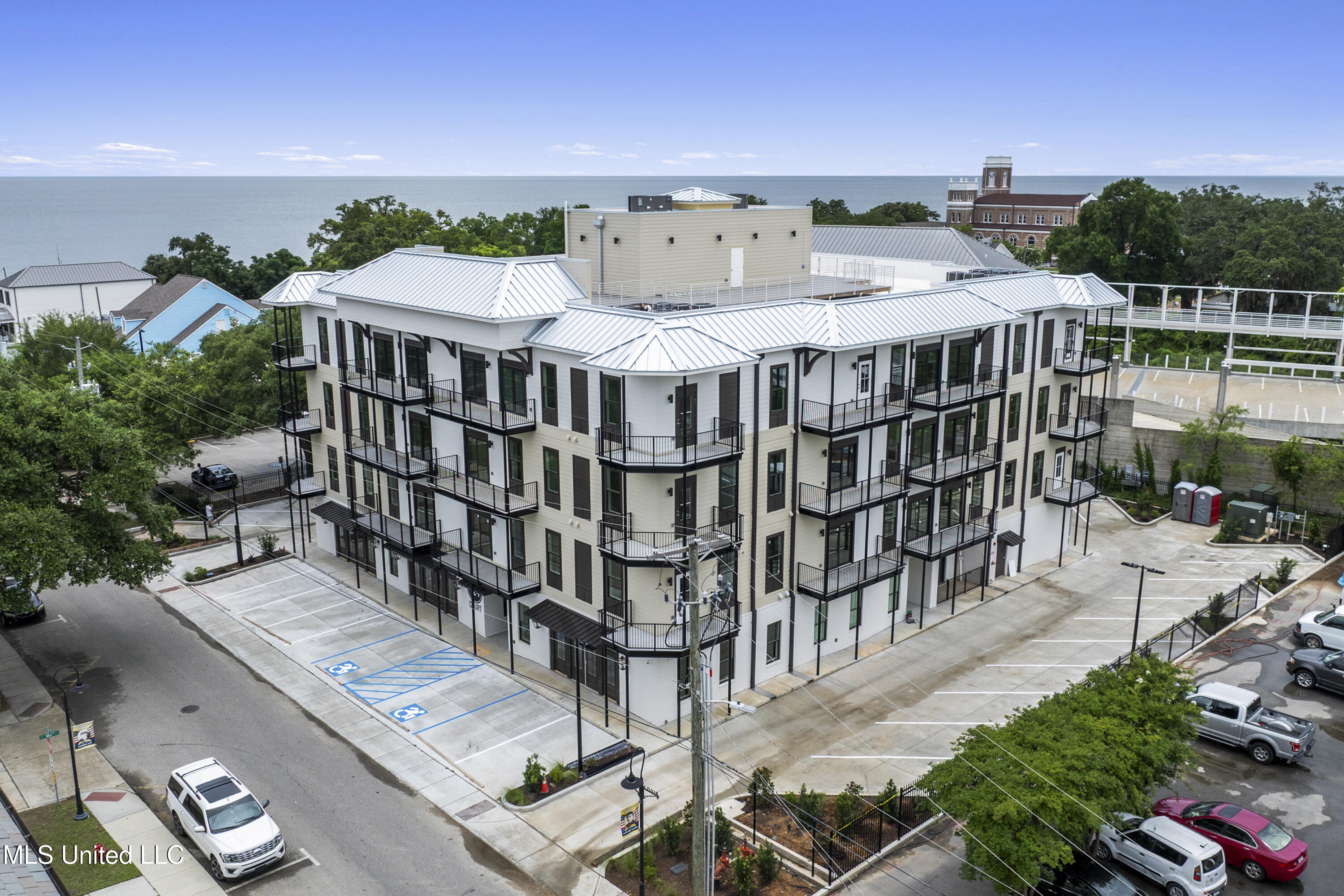 124 Court Street, Unit 207 Bay St. Louis, MS 39520 - Photo 56 of 61 074