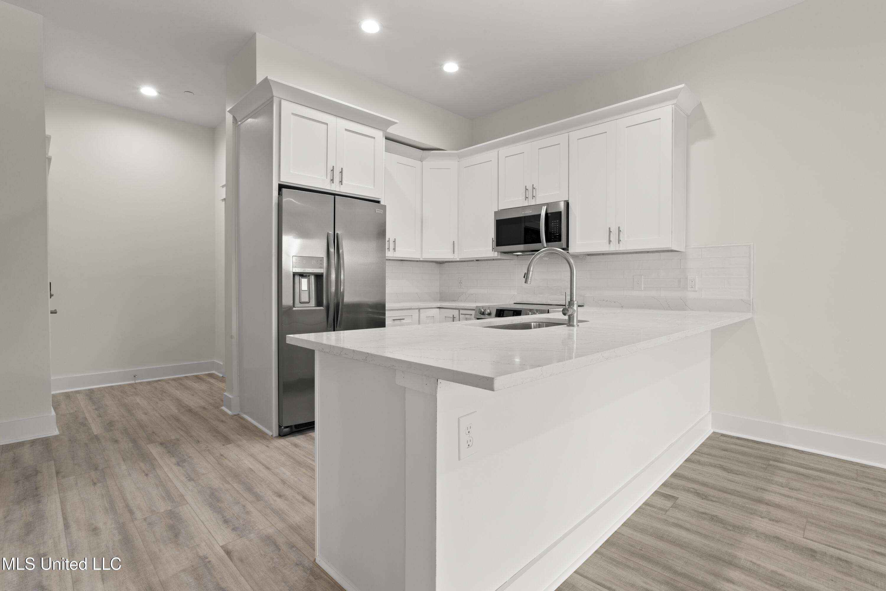 124 Court Street, Unit 207 Bay St. Louis, MS 39520 - Photo 6 of 61 008