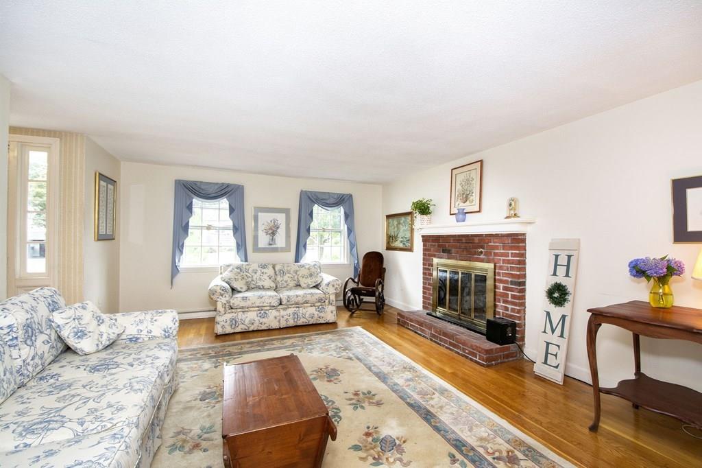 9 Winthrop Road Hingham, MA 02043 - Photo 11 of 31