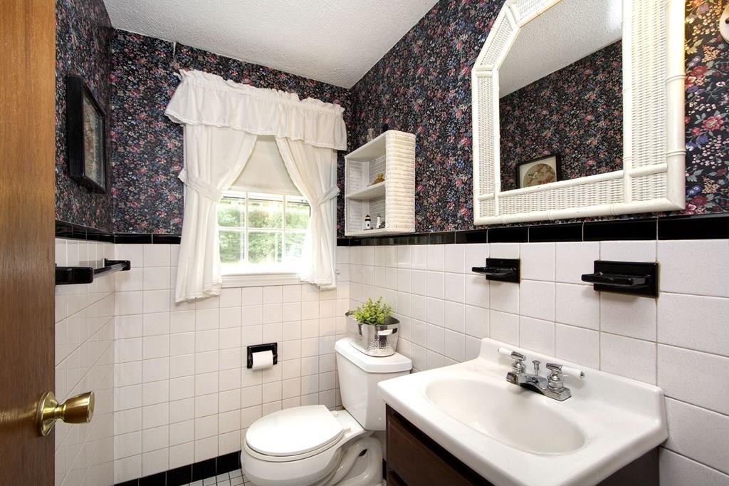 9 Winthrop Road Hingham, MA 02043 - Photo 15 of 31