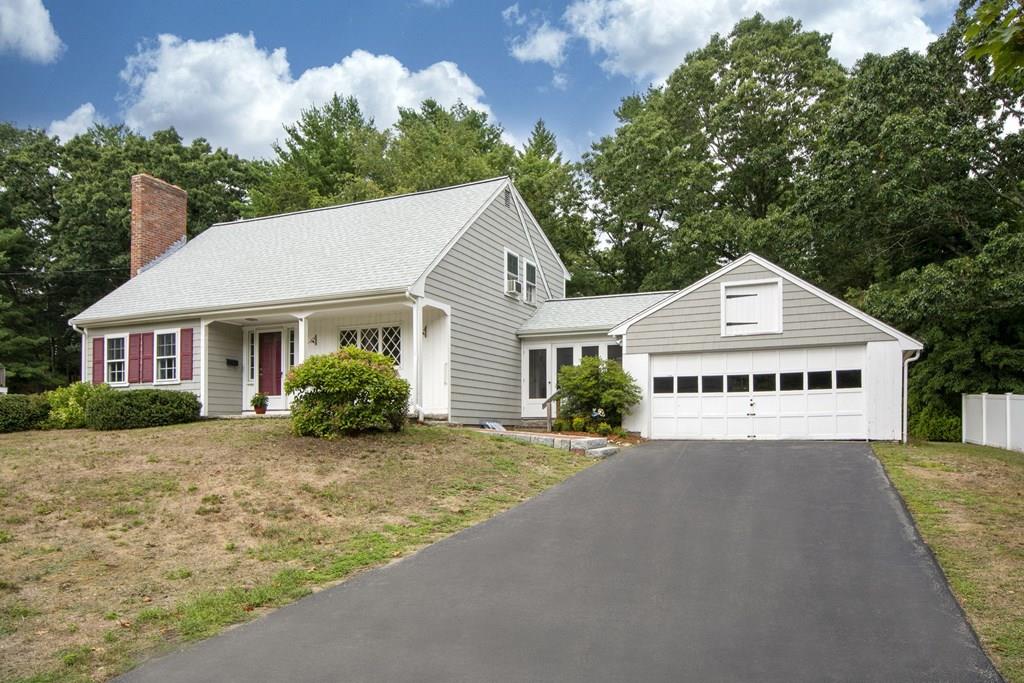 9 Winthrop Road Hingham, MA 02043 - Photo 2 of 31